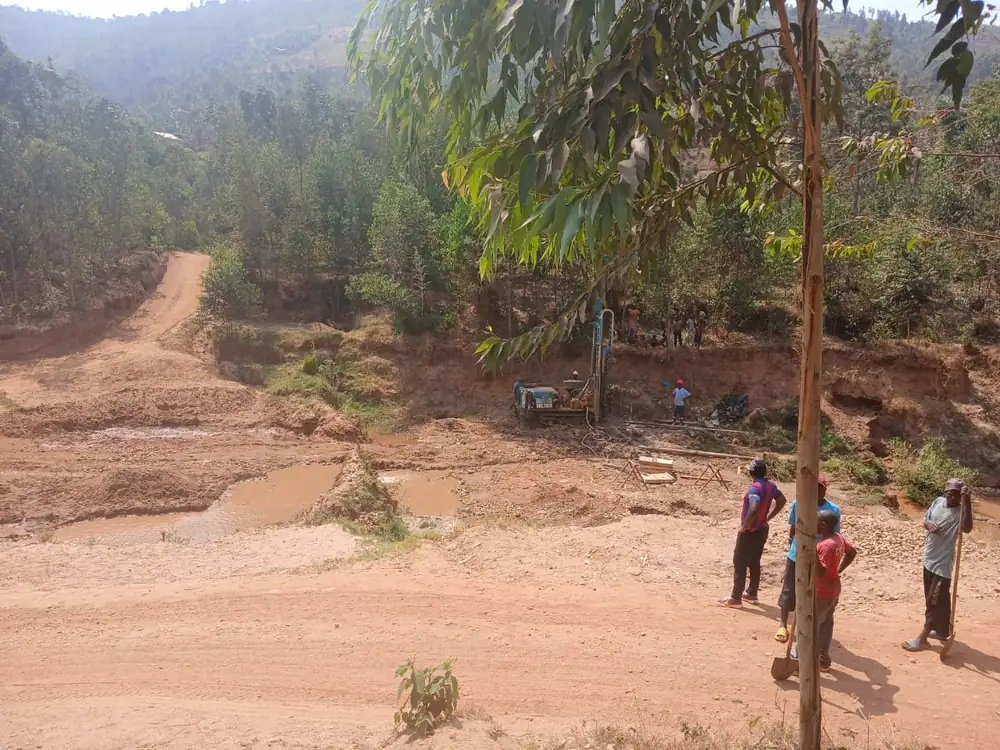 Overview of the investigation area and rig position